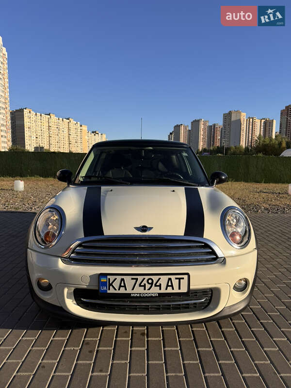 Хетчбек MINI Hatch 2011 в Києві