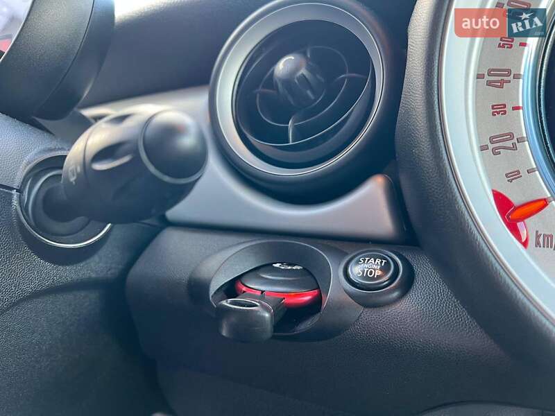 Хетчбек MINI Hatch 2013 в Львові