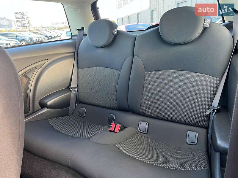 Хетчбек MINI Hatch 2013 в Львові