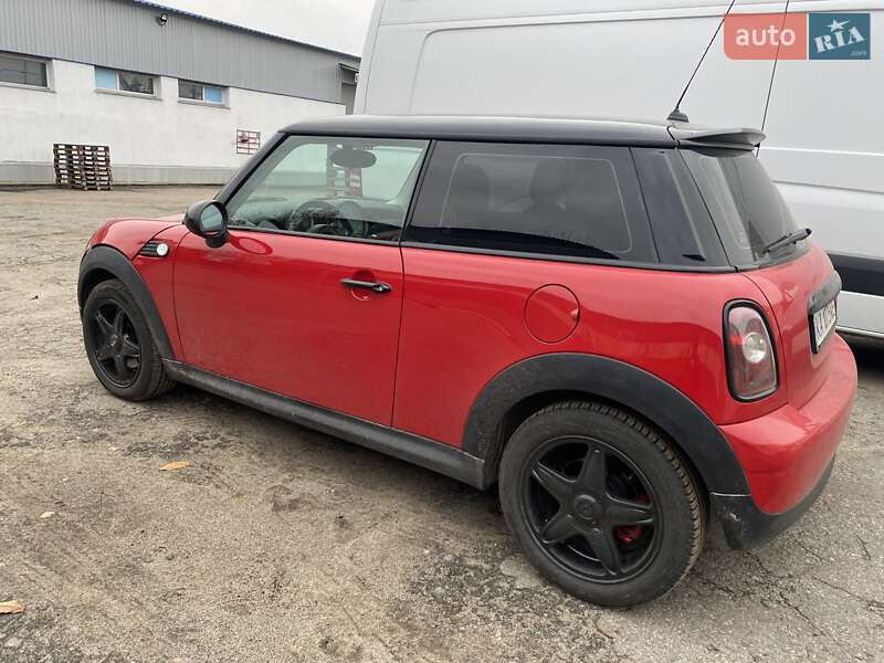 Хетчбек MINI Hatch 2007 в Білогородці