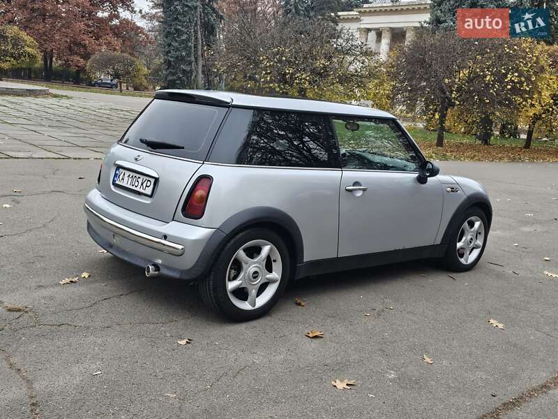 Хэтчбек MINI Hatch 2004 в Киеве фото 5 Хэтчбек MINI Hatch 2004 в Киеве
