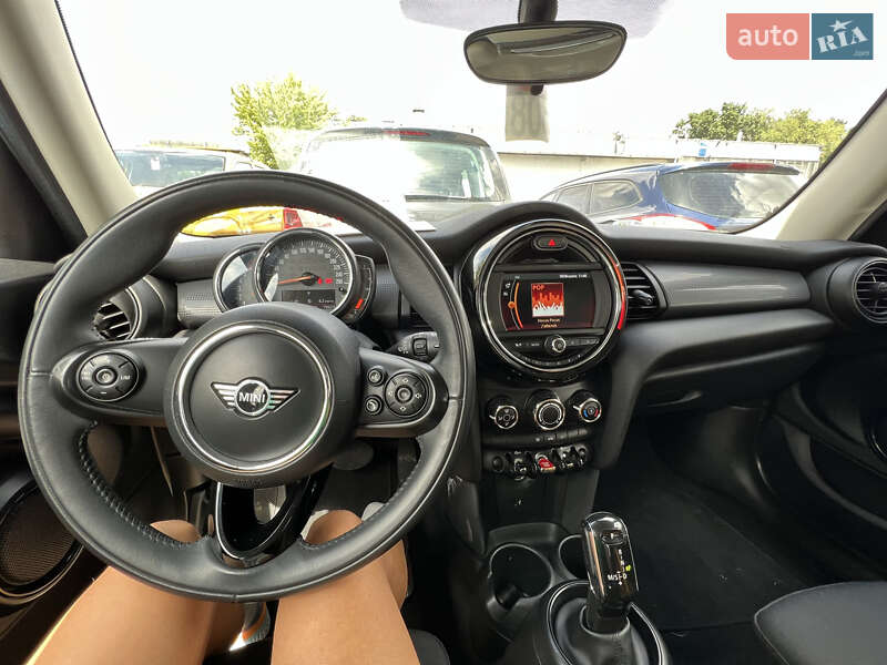 Хэтчбек MINI Hatch 2019 в Киеве