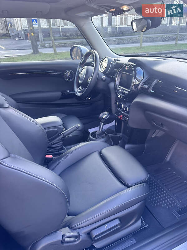 Хэтчбек MINI Hatch 2019 в Киеве фото 15 Хэтчбек MINI Hatch 2019 в Киеве