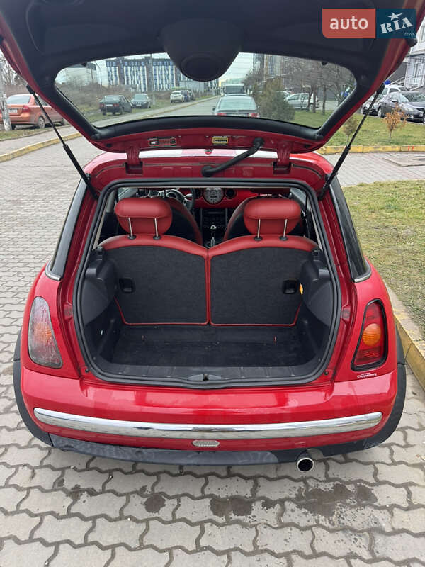 Хэтчбек MINI Hatch 2003 в Ивано-Франковске