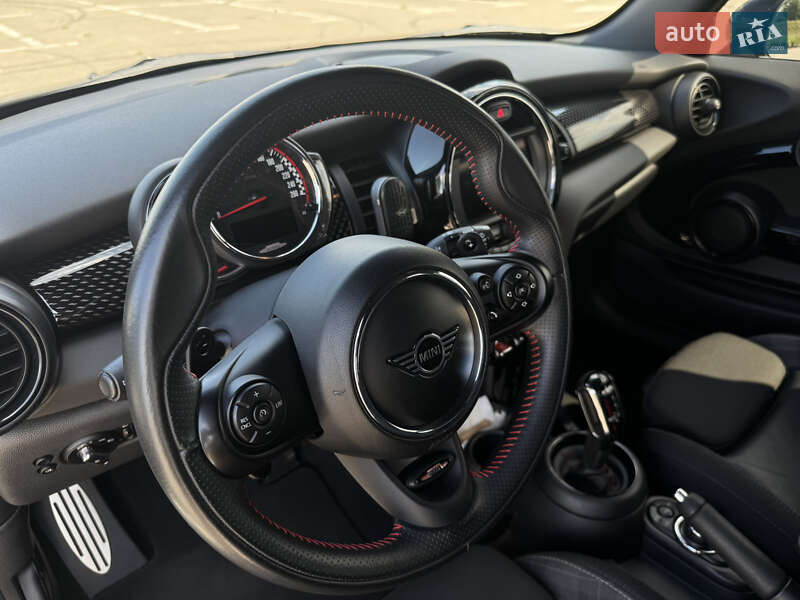 Хэтчбек MINI Hatch 2019 в Киеве