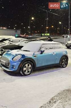 Хэтчбек MINI Hatch 2015 в Киеве
