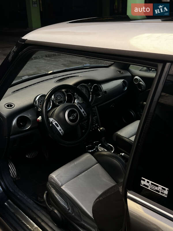 Хэтчбек MINI Hatch 2005 в Киеве