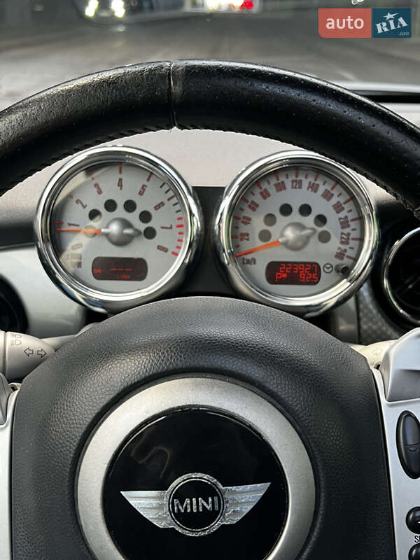 Хэтчбек MINI Hatch 2005 в Киеве