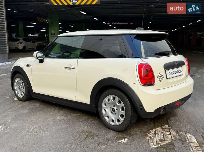 Хэтчбек MINI Hatch 2019 в Киеве