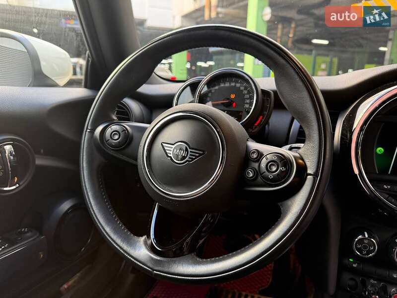 Хэтчбек MINI Hatch 2019 в Киеве