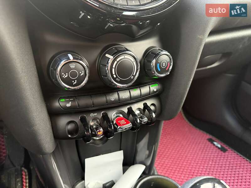 Хэтчбек MINI Hatch 2019 в Киеве