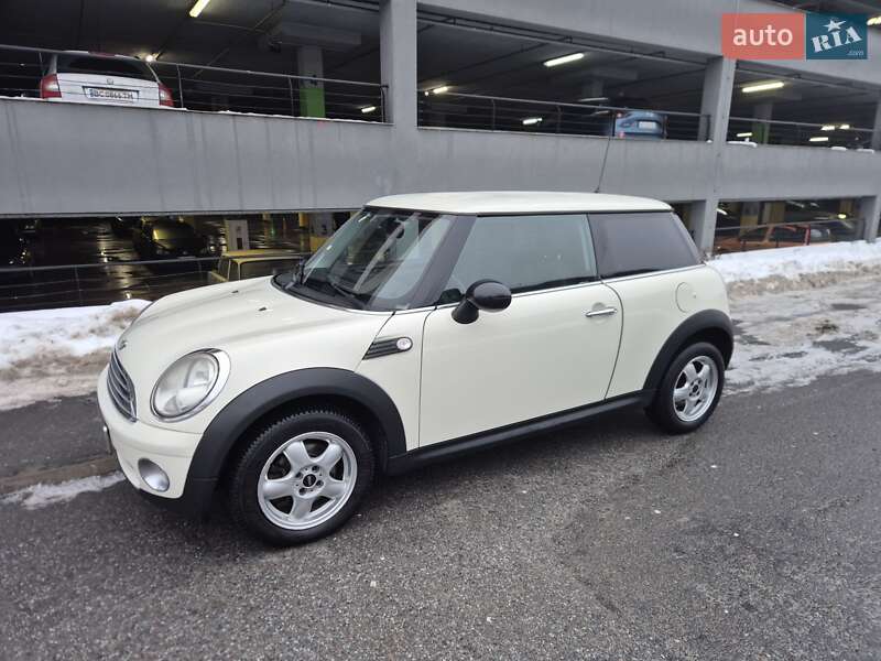 Хэтчбек MINI Hatch 2008 в Львове