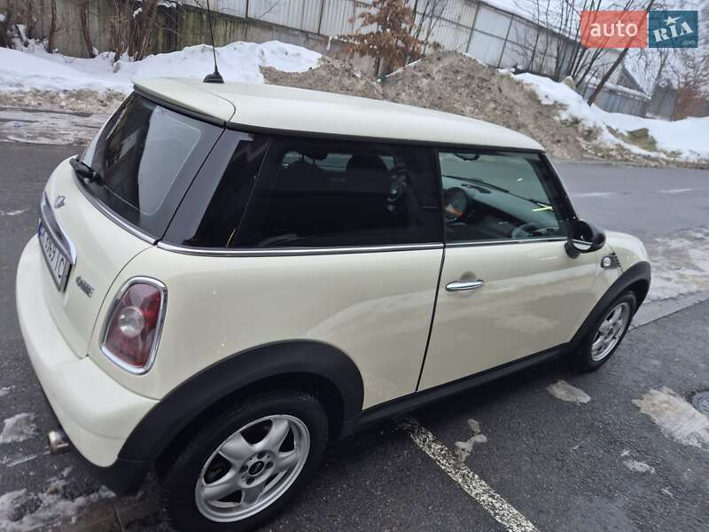Хэтчбек MINI Hatch 2008 в Львове