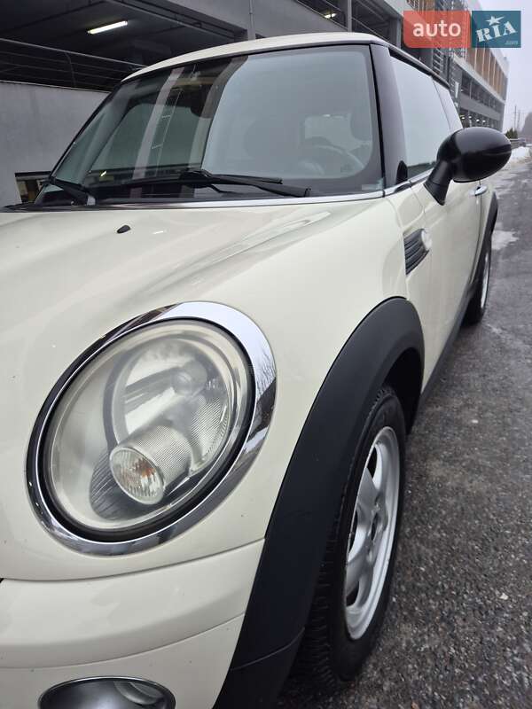 Хэтчбек MINI Hatch 2008 в Львове