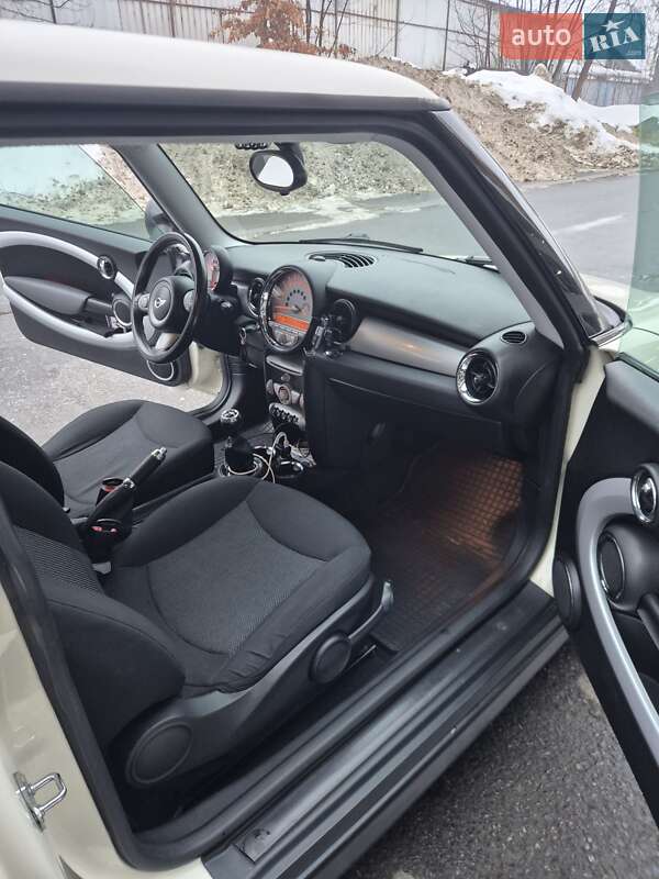 Хэтчбек MINI Hatch 2008 в Львове