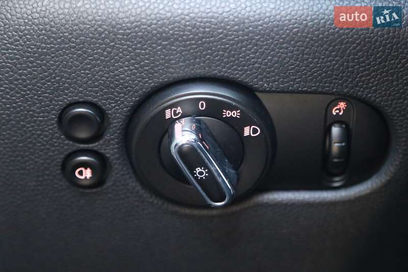 Хэтчбек MINI Hatch 2016 в Киеве