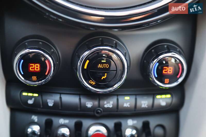 Хэтчбек MINI Hatch 2016 в Киеве