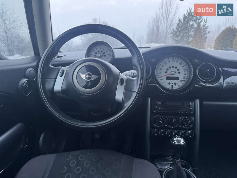 Хетчбек MINI Hatch 2006 в Львові