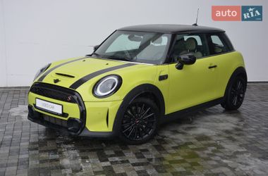 Хэтчбек MINI Hatch 2023 в Киеве