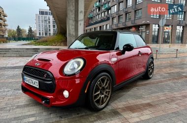 Хэтчбек MINI Hatch 2015 в Киеве