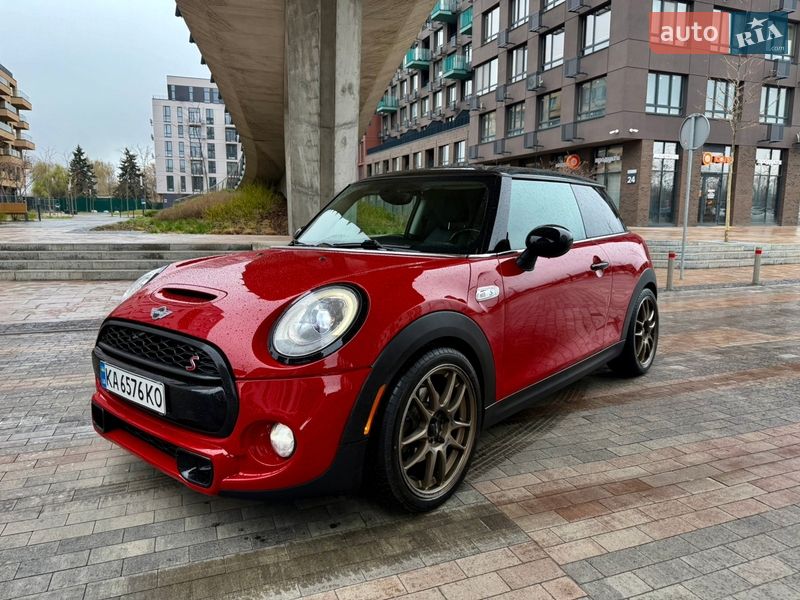 Хэтчбек MINI Hatch 2015 в Киеве