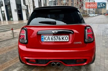 Хэтчбек MINI Hatch 2015 в Киеве