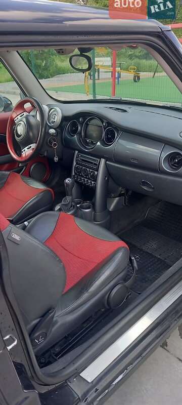 Хэтчбек MINI Hatch 2003 в Новомосковске