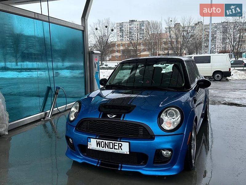 Хэтчбек MINI Hatch 2010 в Киеве