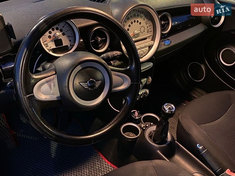 Хэтчбек MINI Hatch 2009 в Киеве