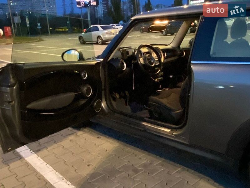 Хэтчбек MINI Hatch 2009 в Киеве