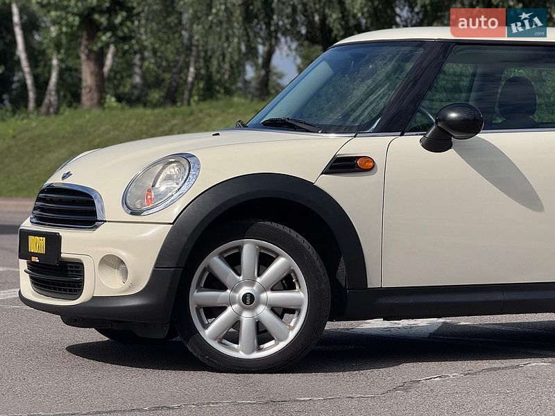 Хэтчбек MINI Hatch 2010 в Киеве