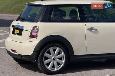 Хэтчбек MINI Hatch 2010 в Киеве