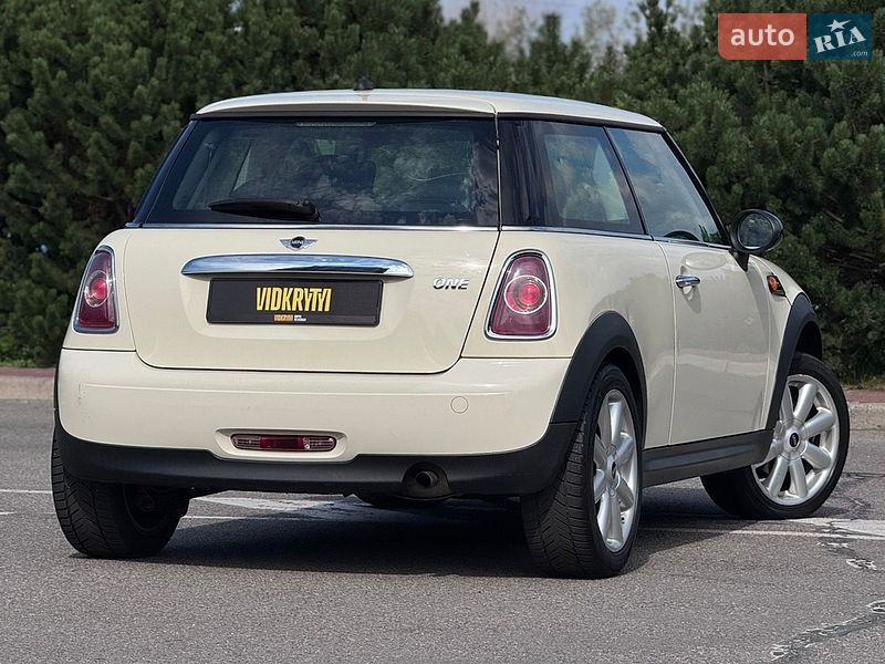 Хэтчбек MINI Hatch 2010 в Киеве