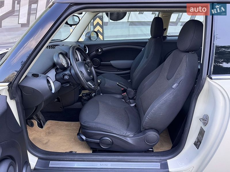 Хэтчбек MINI Hatch 2010 в Киеве