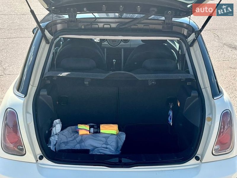 Хэтчбек MINI Hatch 2005 в Черкассах