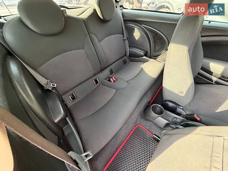 Хетчбек MINI Hatch 2009 в Стрию