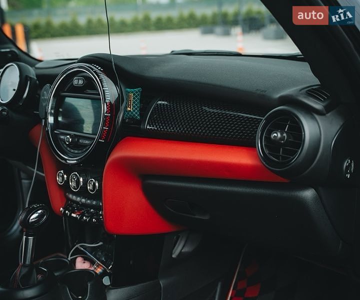 Хетчбек MINI Hatch 2017 в Вінниці