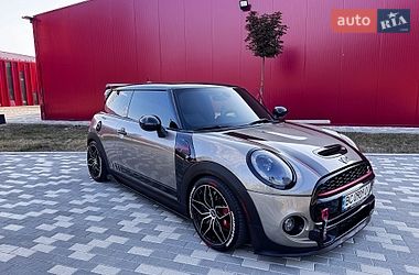 Хетчбек MINI Hatch 2017 в Львові Хетчбек MINI Hatch 2017 в Львові