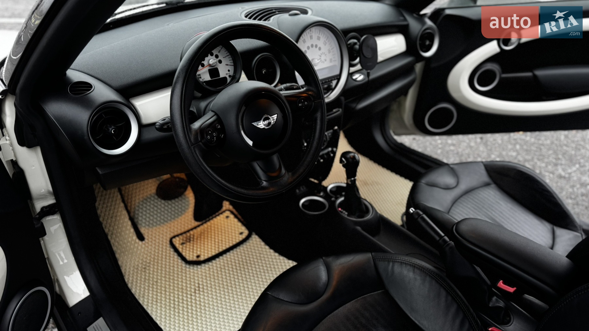 2013 MINI Roadster - мініатюра 23
