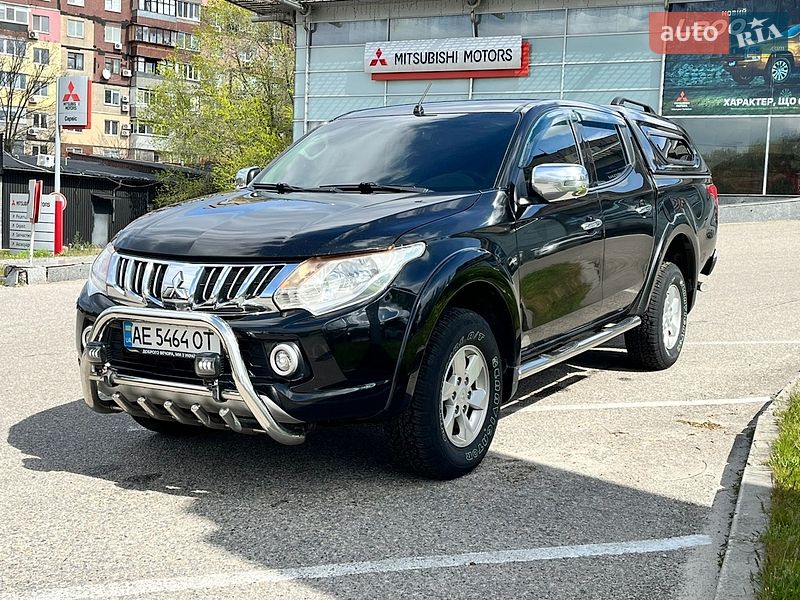 AUTO.RIA – Митсубиси 2016 года в Украине - купить Mitsubishi 2016