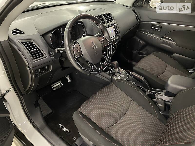 Позашляховик / Кросовер Mitsubishi ASX 2017 в Дніпрі