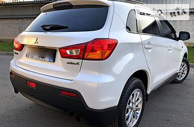 Позашляховик / Кросовер Mitsubishi ASX 2010 в 