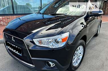 Позашляховик / Кросовер Mitsubishi ASX 2011 в 