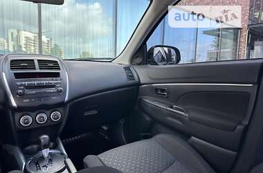 Позашляховик / Кросовер Mitsubishi ASX 2011 в 
