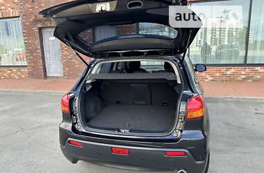 Позашляховик / Кросовер Mitsubishi ASX 2011 в 
