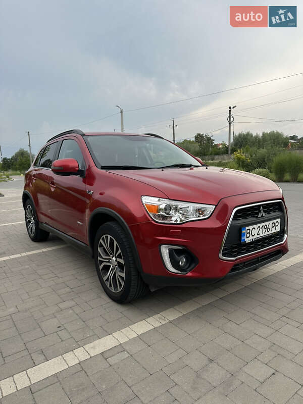 Внедорожник / Кроссовер Mitsubishi ASX 2015 в 