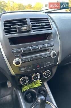 Внедорожник / Кроссовер Mitsubishi ASX 2012 в 
