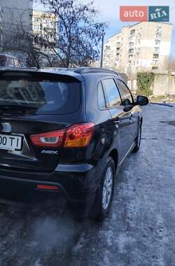 Внедорожник / Кроссовер Mitsubishi ASX 2010 в Николаевском