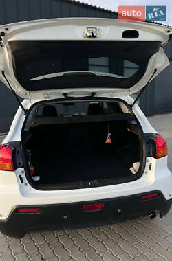 Внедорожник / Кроссовер Mitsubishi ASX 2011 в 