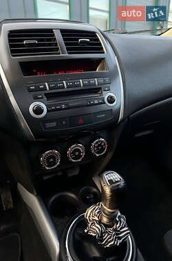 Внедорожник / Кроссовер Mitsubishi ASX 2011 в 